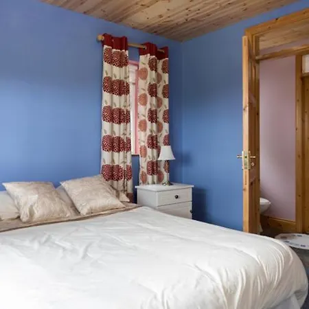 بيت للعطل Caherulla